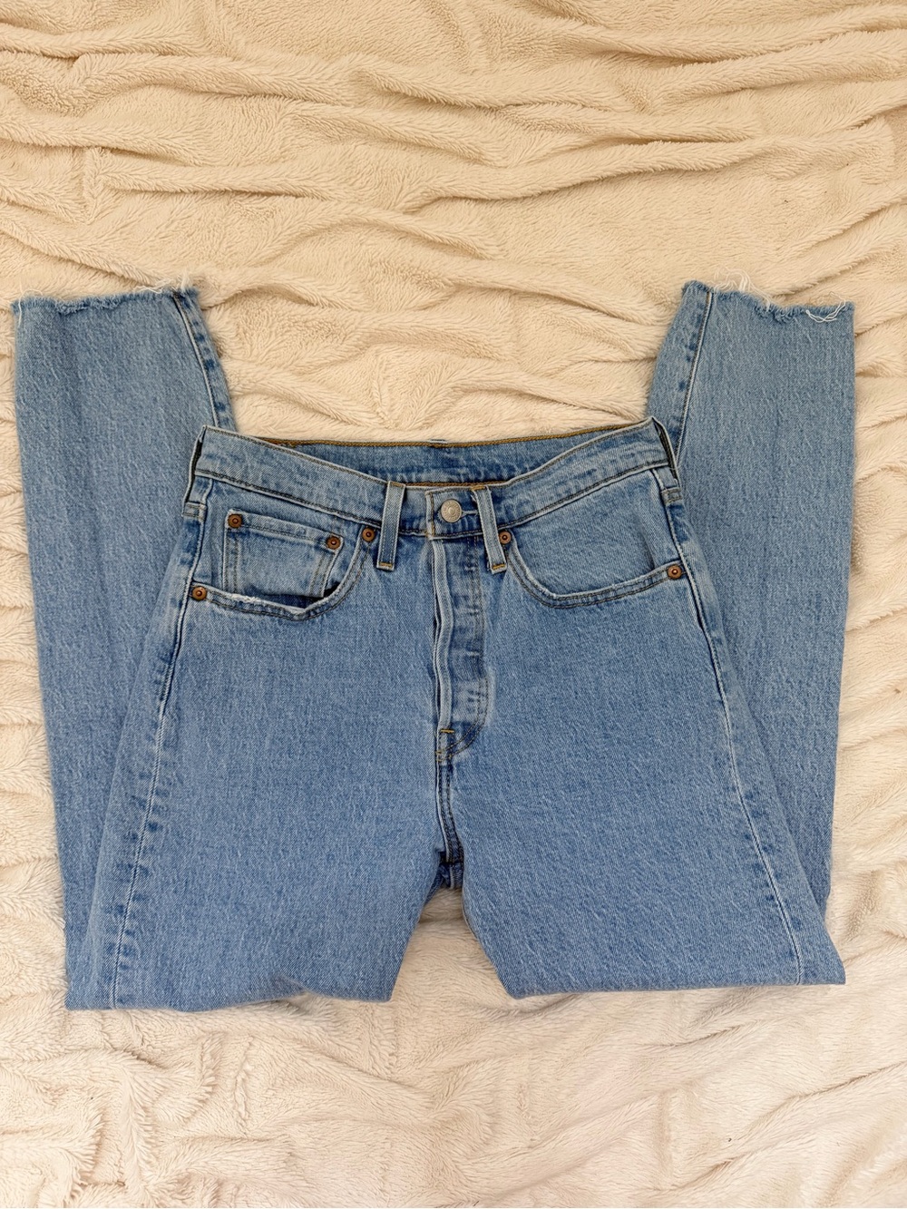 Levi’s 501 original straight-leg jeans medium wash Sz 26x28 women’s